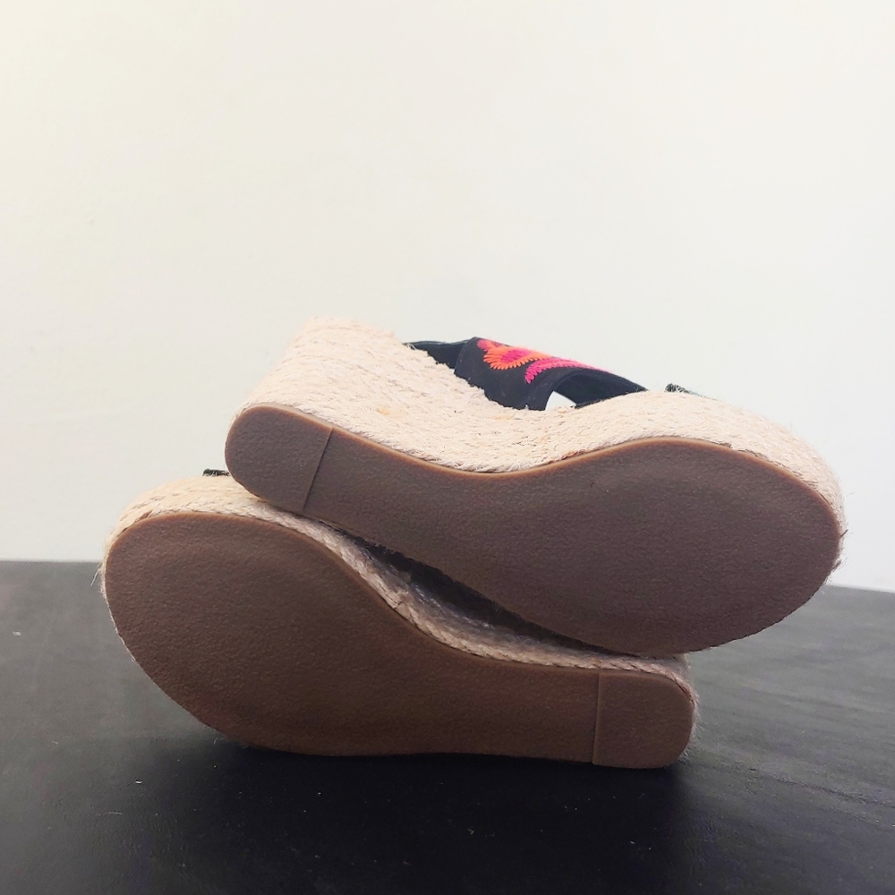 Steve Madden "Razed" Wedges - Picture 7 of 8